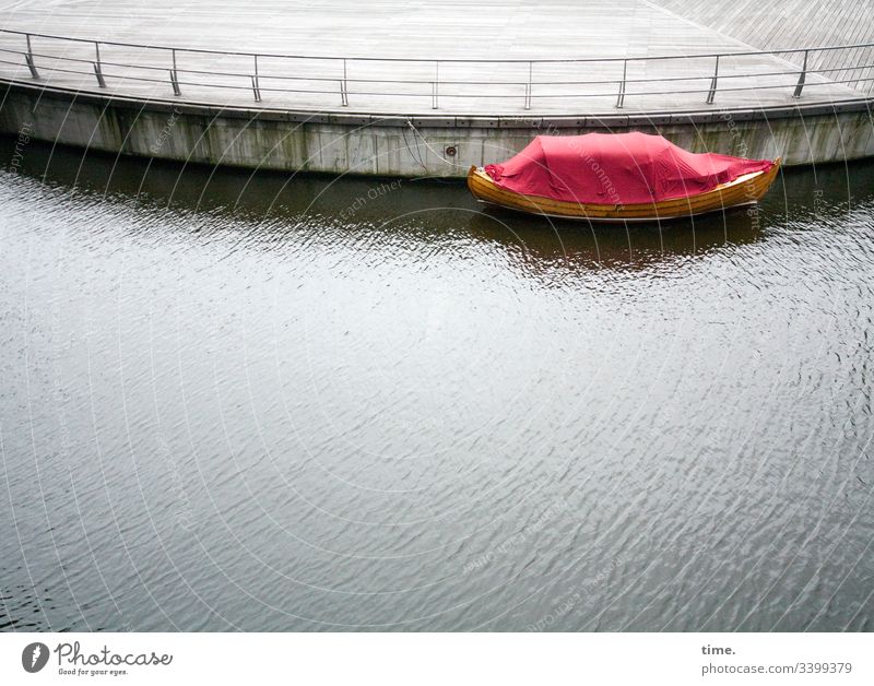 fully planned (7) tarpaulin Plastic Covers (Construction) Protection Safety cargo hold Transport Wrinkles Folds mystery Inspiration Closed too Red reflection