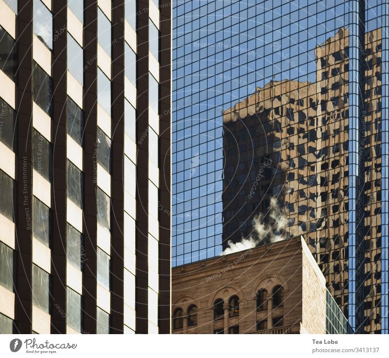 Building in the big city City Boston Reflection Architecture High-rise Manmade structures Glass Downtown Colour photo Exterior shot Window Modern