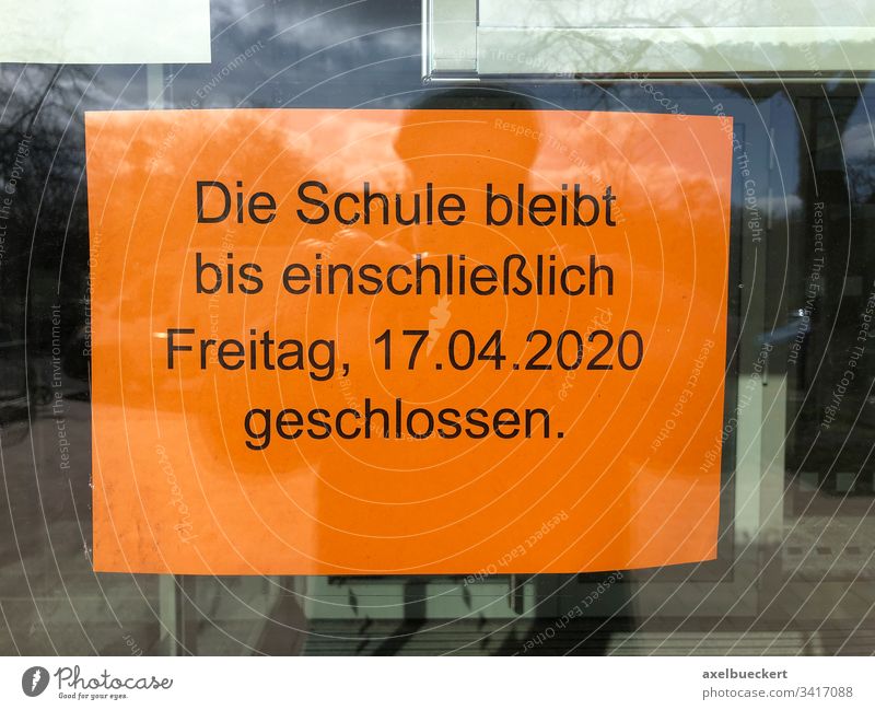 School closed because of Corona corona coronavirus Virus Epidemic pandemic Sars-CoV-2 covid-19 school closure Closed holidays sign Education Illness Healthy