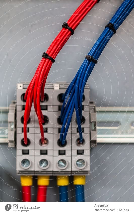 exponential multiplication (bundled) Cable Electricity Blue Technology Electrical equipment Red Force Energy industry Transmission lines Connection