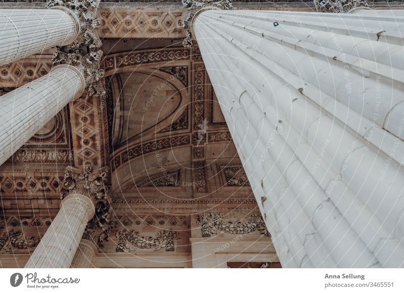 View upwards along a dimensional column on structures in the ceiling view guidance Discover Upward Architecture Column Blanket Observe admire Pastel tone
