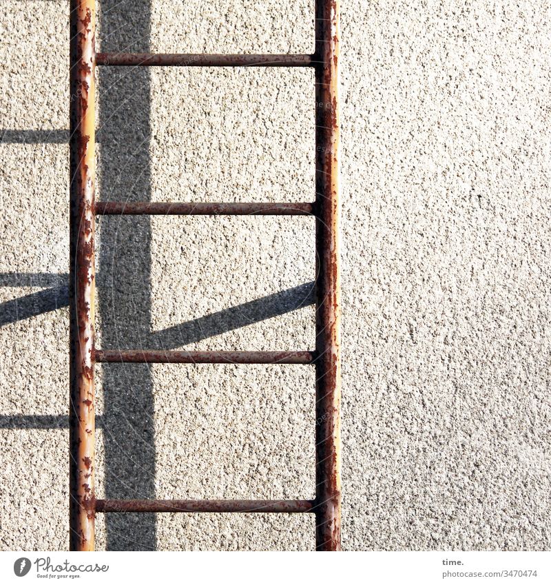 escape route House (Residential Structure) Building Wall (building) Wall (barrier) Concrete Rust Fire ladder Sunlight Shadow Plaster Rescue Safety Protection