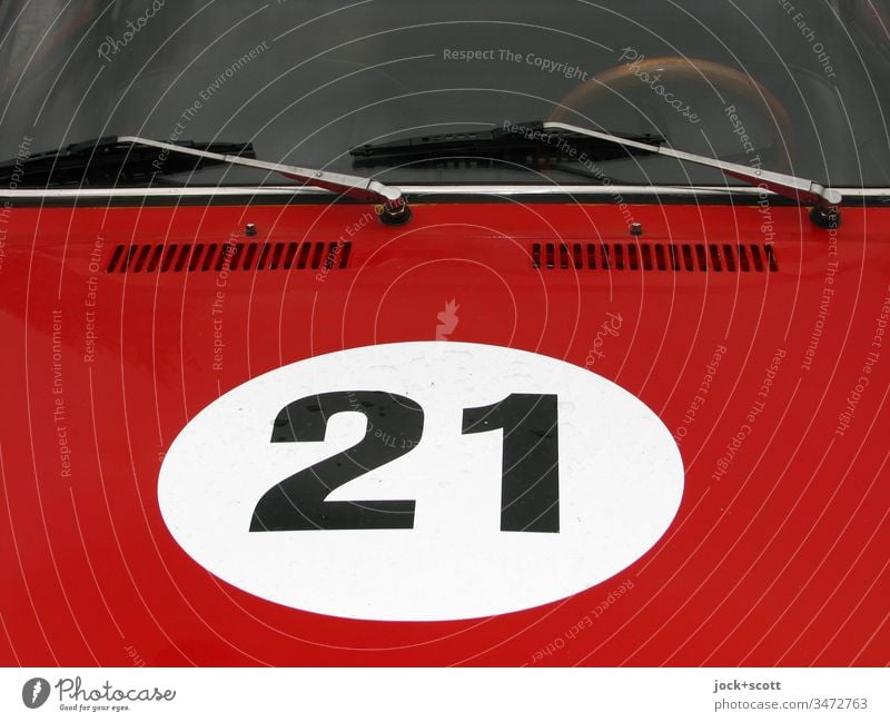 No. 21 in white circle on bonnet, painted red Style Vintage car Car Sports car Digits and numbers Car body Motor vehicle Detail Windscreen Windscreen wiper