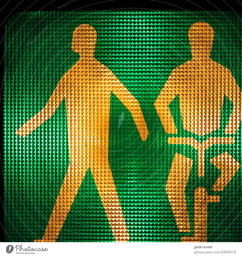 Pedestrians and cyclists start at green Symbols and metaphors 2 Surface structure Back-light Background lighting Rule Detail Design Plastic Traffic light Safety