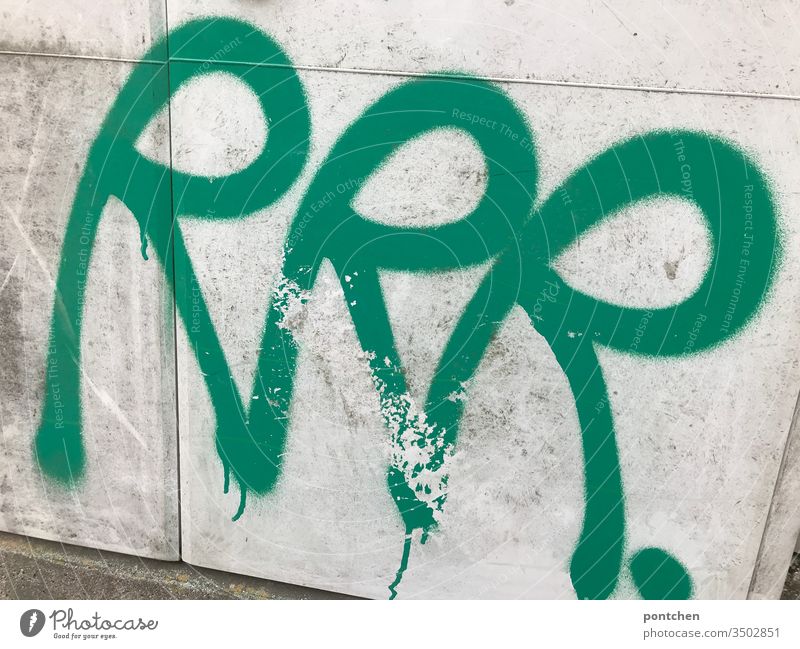 Graffiti three times letters R in green Daub Criminal offense Green symbolism