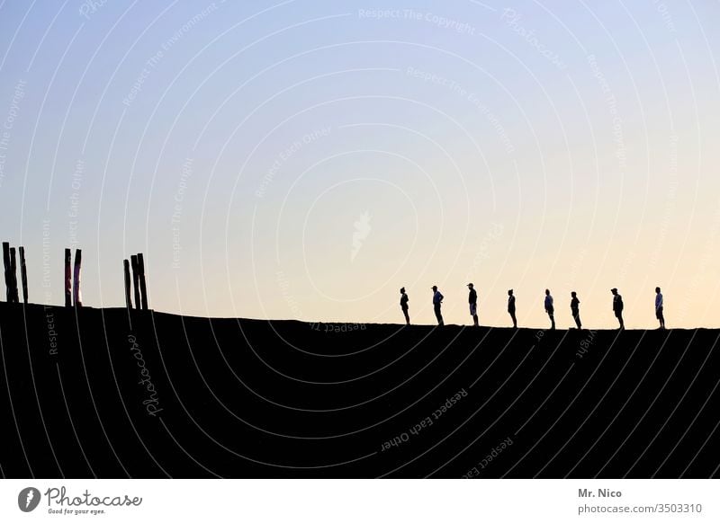 8 persons , side view Silhouette Sunset Profile Back-light Shadow Sky Light Contrast Eight Twilight Evening Stand Wait Calm Together Family & Relations Posture