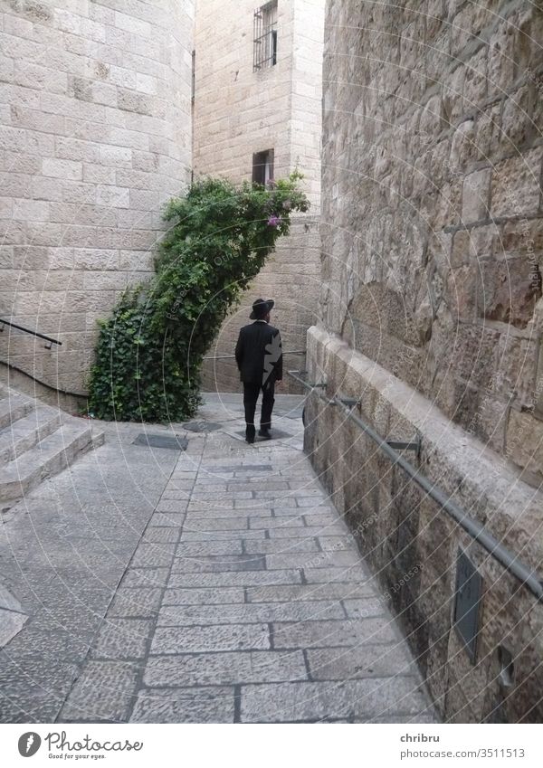 In the streets of Jerusalem West Jerusalem Old town black suit Exterior shot Israel Judaism Religion and faith Jewish Quarter