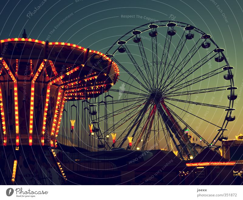 We stay awake Joy Fairs & Carnivals Event Sky Cloudless sky Beautiful weather Rotate Old Tall Retro Round Blue Yellow Green Orange Black Leisure and hobbies