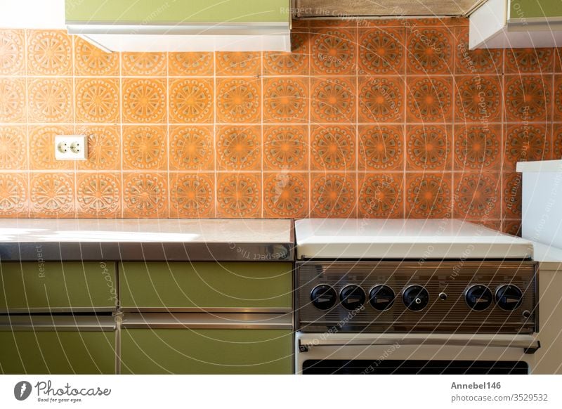 Vintage retro kitchen with orange pattern tiles, american retro kitchen home interior design 70's style vintage old room table furniture cooking architecture