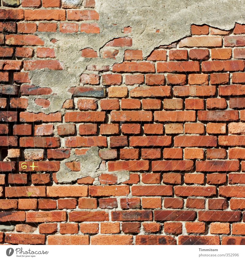 Wall | With performance assessment, 6+. Wall (barrier) Wall (building) Brick Sign Digits and numbers Esthetic Simple Broken Brown Emotions Plaster grading