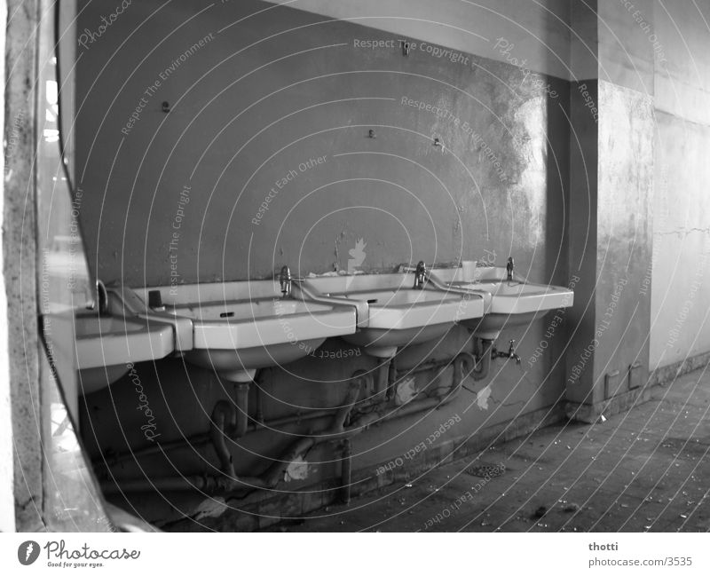 fun pool Sink Shard Decline Washhouse Historic Old