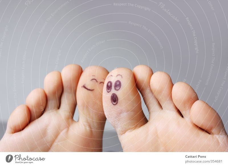 Foot people: I like you! Face Pedicure 2 Human being Touch Simple Bright Uniqueness Funny Naked Crazy Soft Toes Feet Marvel Like Friendship Love Colour photo