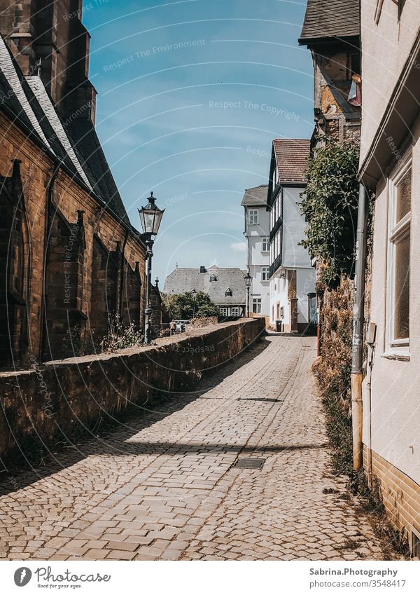 Small street in the upper town of Marburg, Hesse, Germany Europe Deserted Old town Half-timbered facade Half-timbered house Street Street lighting Road traffic