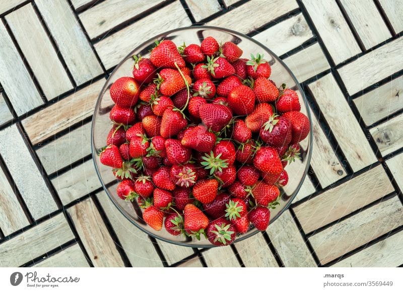 5 kg strawberries in a bowl Strawberry Mature Fresh Red Fruit Summer Delicious Vitamin Bowl Food Dessert Healthy plan Strawberry harvest harvest season Picked