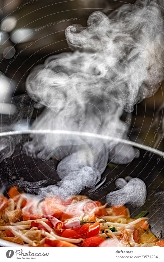 Steam produced during vegetable cooking Wok boil Food Nutrition Vegetable Asian Food Healthy Eating Studio shot Organic produce Pan ardor Hot simmer Diet Smoke