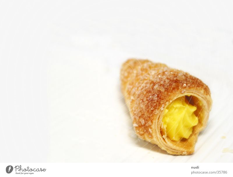 sweet & small Flaky pastry Sweet Fine Delicious Near White Dessert Yellow Nutrition Vanilla pod Detail cornet from the front Food