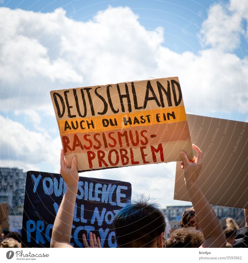 Germany also has a racism problem. Demonstration in Cologne " blacklivematters " against racism, the trigger for the protest was the black George Floyd, who died by police violence.