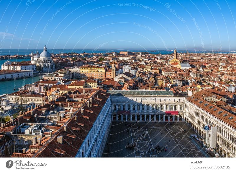 Historical buildings in the old town of Venice in Italy St. Marks Square Piazza San Marco Church vacation voyage Town Architecture House (Residential Structure)