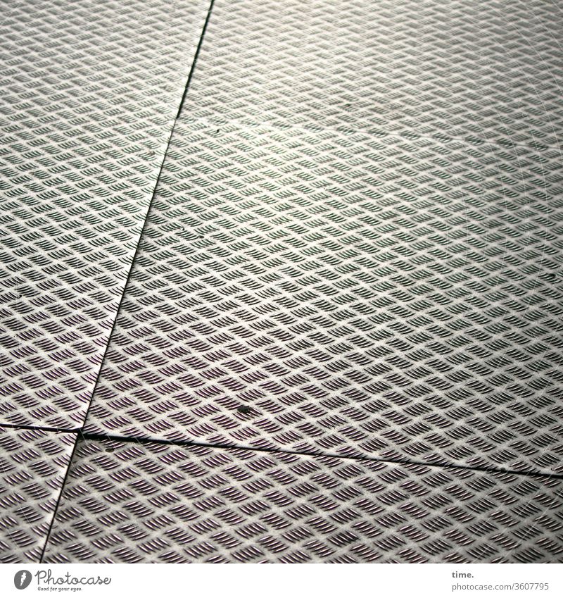 baselines (14) Baseline Gray Bird's-eye view Stripe worn-out Design Construction site Base plate Metal walkway slab Auxiliary sheet