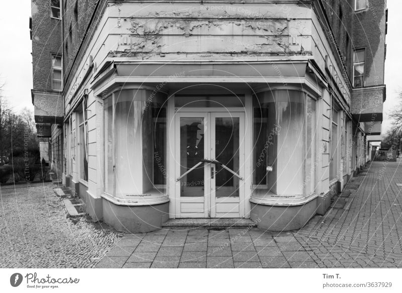 closed Berlin Pankow Load Shops Town Exterior shot Capital city Downtown Old town House (Residential Structure) Store premises Closed Black & white photo