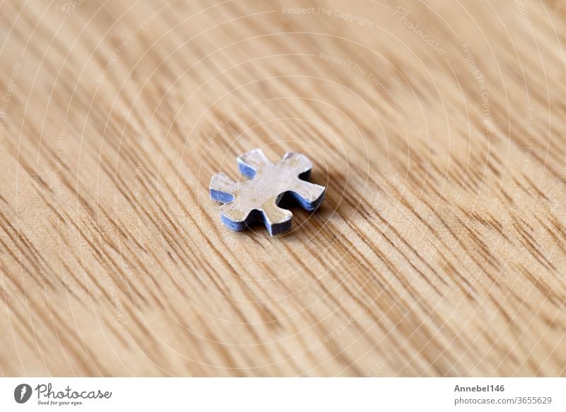 Blank puzzle pieces on wooden background texture, business and connection concept. space for text. idea jigsaw game empty blank part teamwork solution challenge