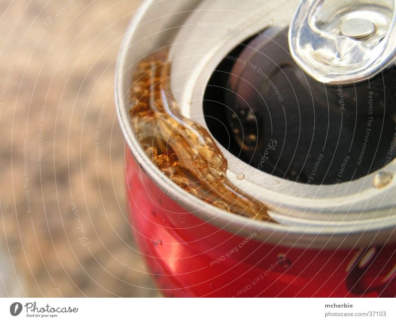 Cola can Tin Fluid Red Alcoholic drinks Macro (Extreme close-up) Open Metal Drops of water