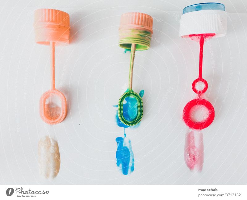 Kunterbunt soap bubbles Colour variegated Infancy Painting (action, artwork) Creativity Art Multicoloured Painter Leisure and hobbies Draw Artist Child