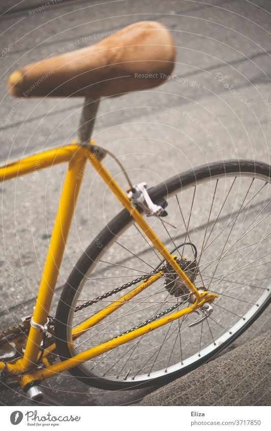 yellow road bike saddle