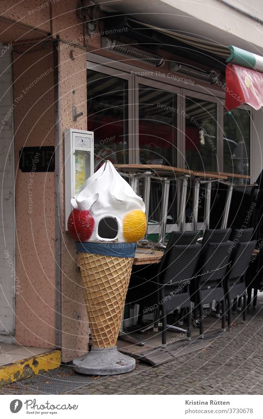 waste ice-cream cone with open mouth rubbish bin litter bins Ice Ice-cream cone Mouth Open ripped Amazed desperate anxiously Ice-cream parlor ice cream parlour