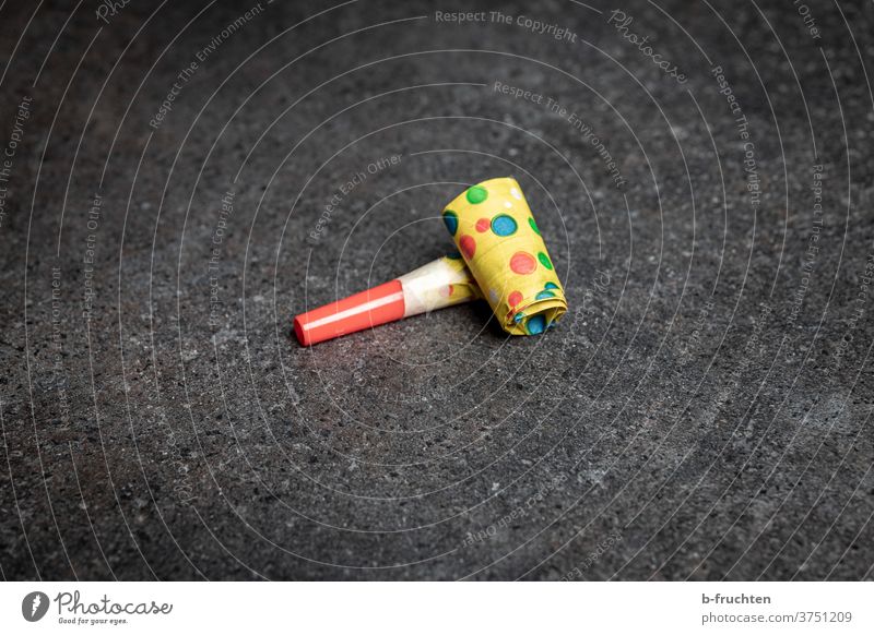 Party whistle, air trunk, noisemaker, whistle carnival-strewn toot Feasts & Celebrations Carnival Birthday Happiness Event Pipe Carnival whistle Individual Lie