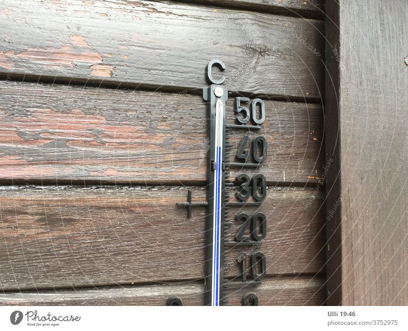 Thermometer on the outside wall of a bungalow = 44°C (without lighter!) Wooden wall ardor Heat - Temperature Summer's day perspire Exterior Wall (building)