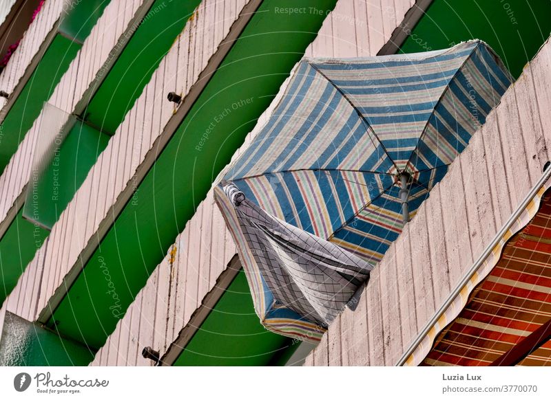 The last days of summer or balconies and sun protection in a high-rise housing estate, with lots of sunlight Summer Sun Sun blind Sunshade High-rise Balcony