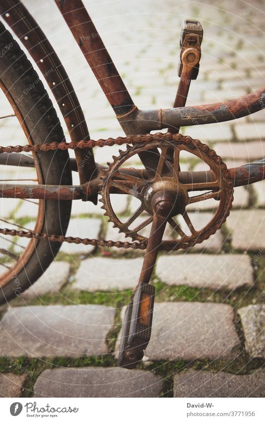 rusty bicycle roasted Bicycle Old Rust Bicycle chain Means of transport Cycling broken
