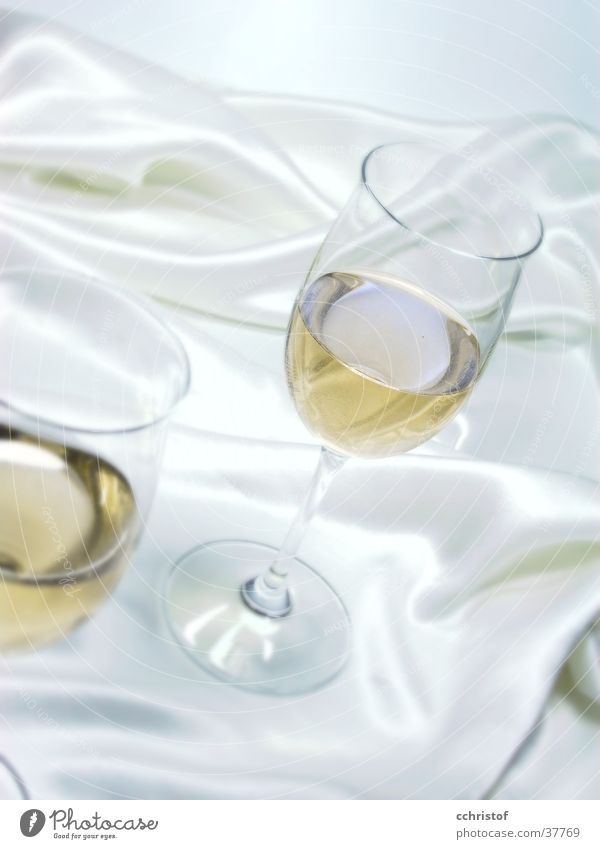 Wine White wine Wine glass Nutrition Style Alcoholic drinks