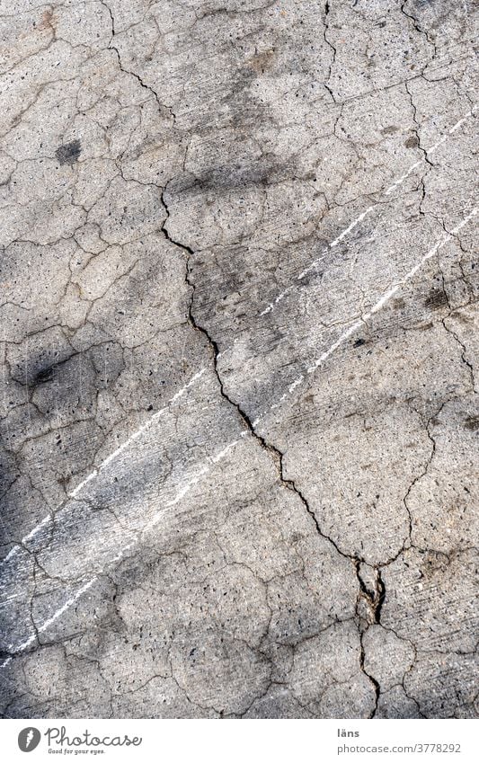 Tracing l Cracks in concrete Concrete Concrete floor cracks in the ground Marker line leave traces Structures and shapes Deserted Line Gray Ground