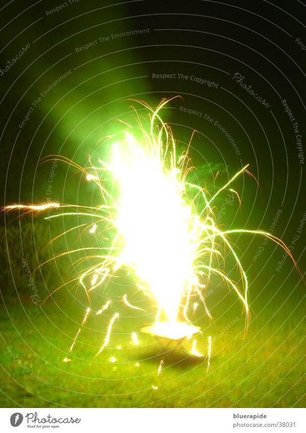 Table volcano to the second Flashy Green Light Obscure Volcano Lamp Bright Spark Glittering