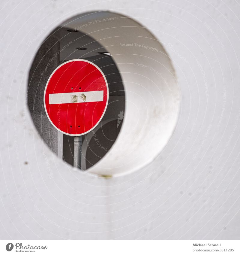 Circle within a circle or: prohibition of entry Road sign Signs and labeling Transport Colour photo Exterior shot Road traffic Circular Round