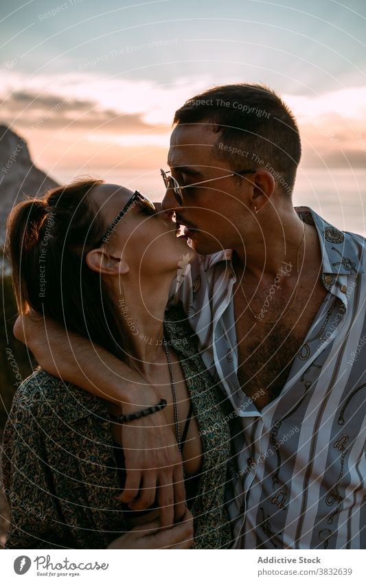 Couple Kissing on Shore · Free Stock Photo