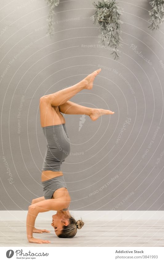 Yoga Pose Breakdown With Kino MacGregor: The Tripod Headstand - DoYou