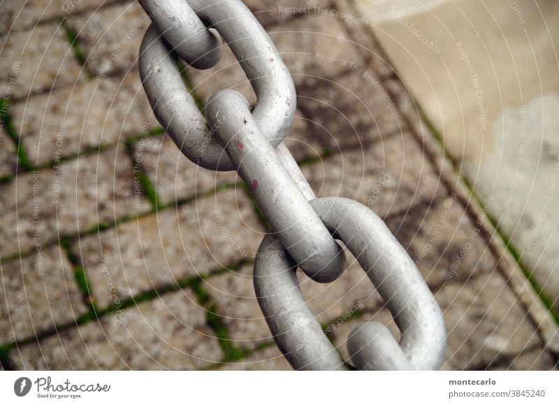 The strongest link in the chain? Connection Harbour Metal Connectedness Attachment Chain link Strong Hold To hold on Heavy Iron Iron chain metal chain Old