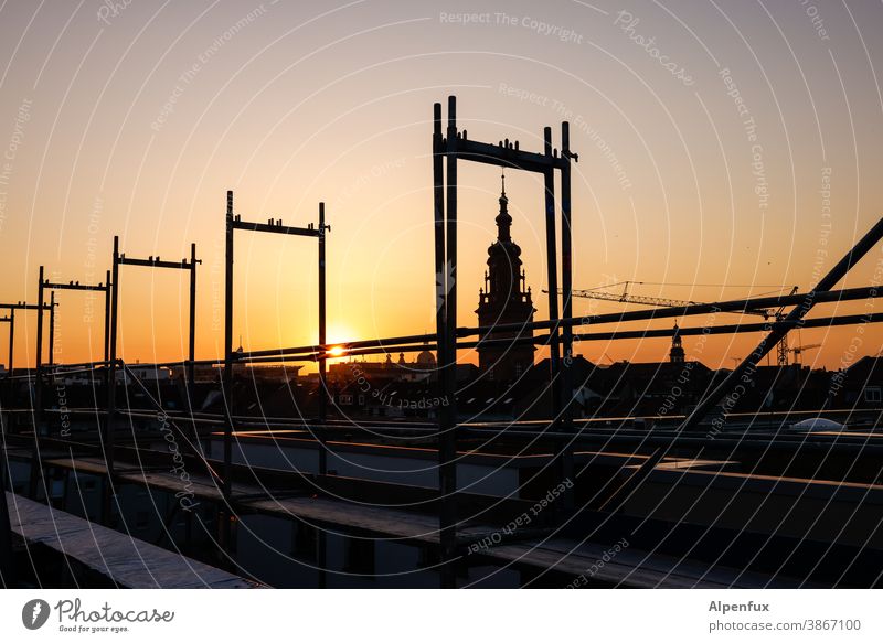 Art on the building | in the frame Scaffolder Church Sunset Exterior shot Facade Construction site Building Deserted Colour photo Twilight Sky Redecorate