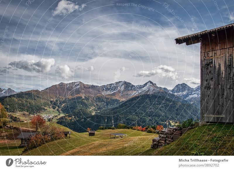 Alpine landscape in autumn / Serfaus-Fiss-Ladis Serfaus Fiss-Ladis Austria Federal State of Tyrol Alps Mountain Peak Snowcapped peak Landscape Wide angle