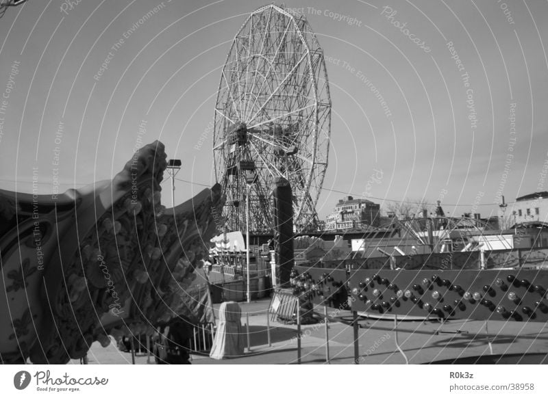 lost Amusement Park Ferris wheel Fairs & Carnivals Leisure and hobbies Coney Island Black & white photo Loneliness fair