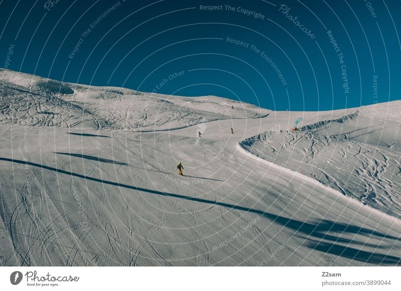 Skifahrer fährt auf der Piste eines Südtiroler Skigebiets | Ratschings erholung südtirol italien natur skifahren snowboarden wintersport landschaft