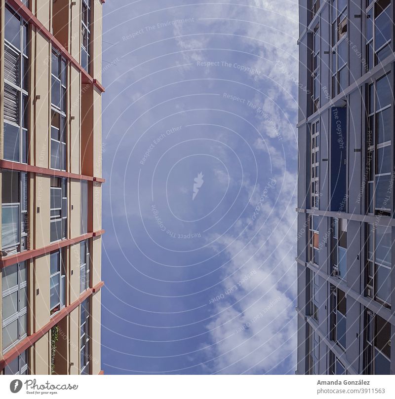 Perspective 1 Perspektive Perspective from above perspective view Blue Blue sky picture Photography Building up look up to the sky Light (Natural Phenomenon)