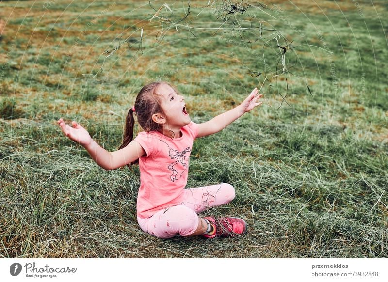 Free Photo  Little girl enjoying the summer