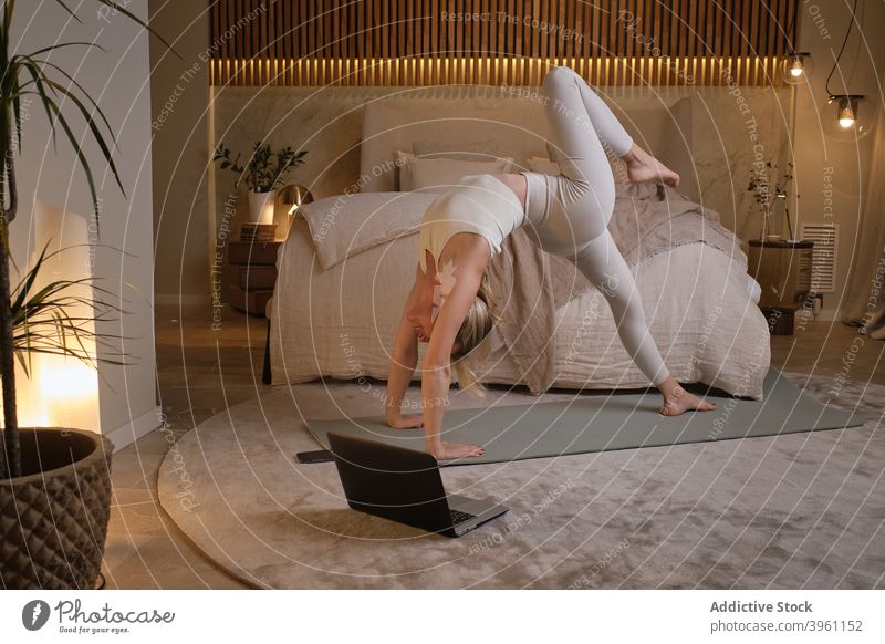 COMP] Yogi squat → wheel pose → extended wheel → alien wheel → aaand back  up : r/yoga