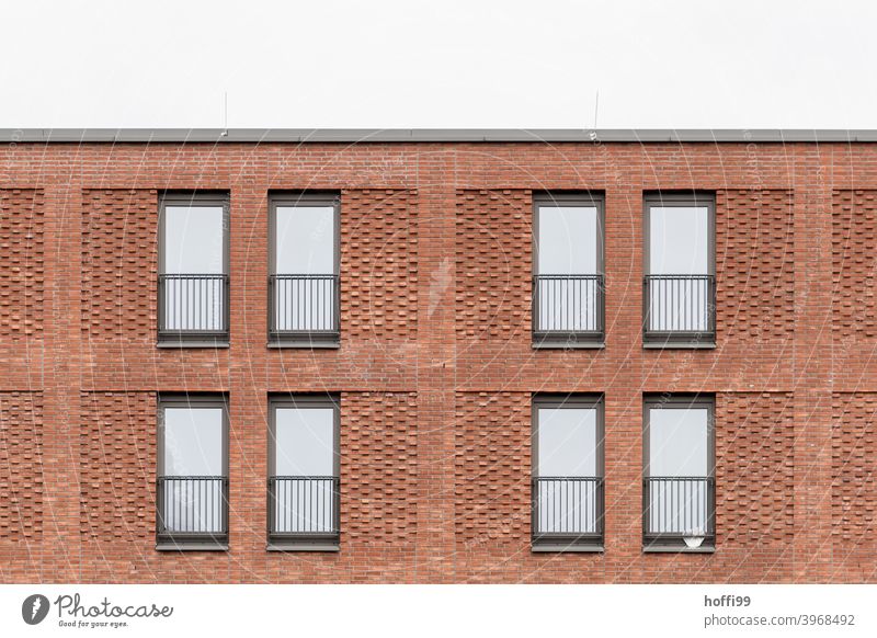 eight windows in the brick facade, the bag also wants to be in the picture .... Eight 8 Window Architecture Brick wall Facade clinker facade Pattern