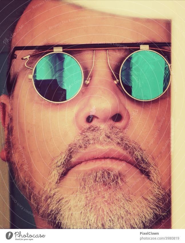 Man with beard and sunglasses portrait Human being Facial hair Looking Face Masculine Eyeglasses Sunglasses Head Adults Cool (slang) Looking into the camera