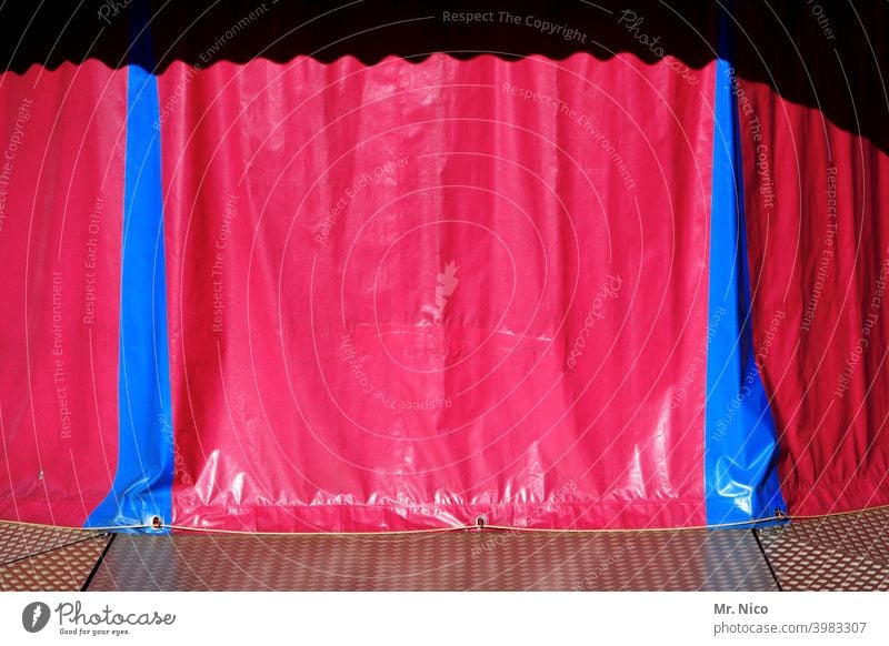 Break in shooting tarpaulin Protection Covers (Construction) Plastic Structures and shapes Drape Red Blue Theme-park rides Abstract Showman show business